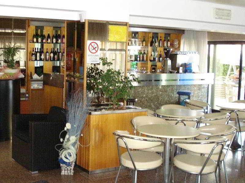 Hotel Alcazar Rimini Exterior foto
